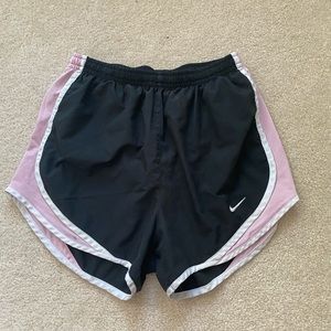 Nike Women's Tempo Dry Core 3'' Running Shorts - Black/pink